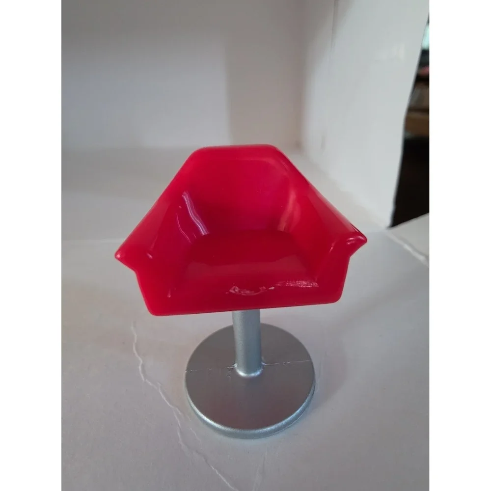 Mattel Polly Pocket Red Chair/Stool Mall Replacement Piece.